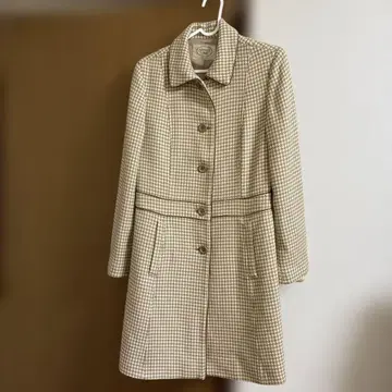 [ 앨리스버리 ] 하운드투스 디자인 롱 코트 베이지 계열