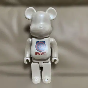 베어브릭 400% BWWT 메디콤 토이