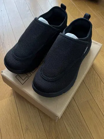 블랙 메쉬 슬립온 스니커즈