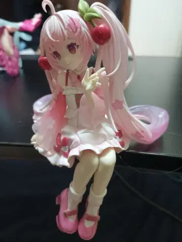 체리와 미쿠의 피규어 세트