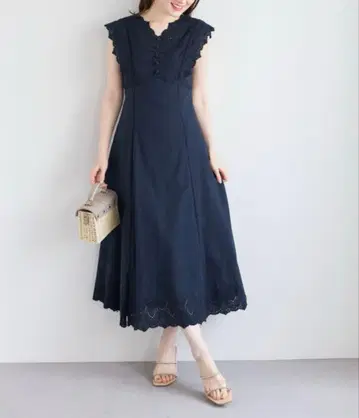 허리 리본 포함 코튼 컷워크 레이스 자수 원피스