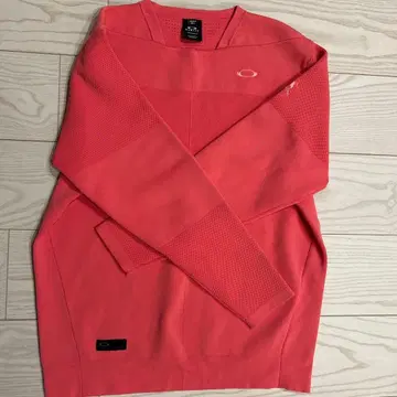 Oakley 퍼포먼스 핏 M 핑크 스웨터