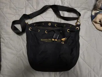 10 포켓 블랙 나일론 숄더백