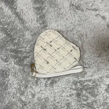 WEST BIG LOVE SONG 하트형 파우치