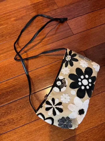 씽크비! 마가렛 패턴 숄더백