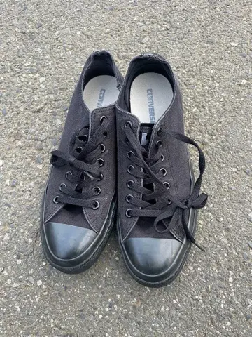 CONVERSE 블랙 로우컷 스니커즈