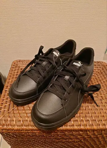 PUMA 블랙 스니커즈