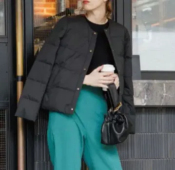 오파크 클립 뮬러 다운 노카라 2way 숏 자켓