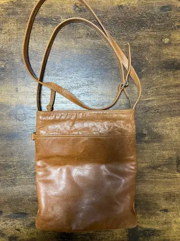 브라운 가죽 숄더백