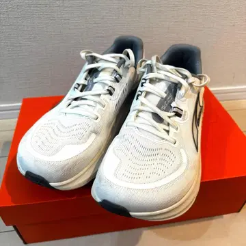 ALTRA 파라다임 7 US 8.5 우먼