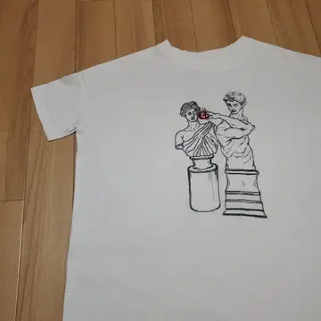 chambre de charme 빅 실루엣 자수 디자인 T셔츠