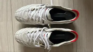 미즈노 스파이크 슈즈 화이트/레드