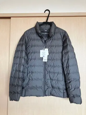 UNIQLO 그레이 라이트 다운 자켓