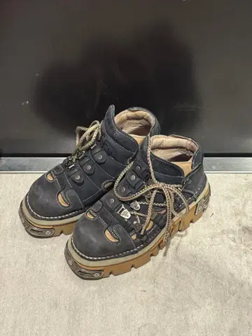 NEW ROCK 베이지 그레이