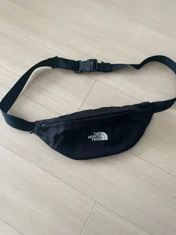 THE NORTH FACE 바디백 블랙