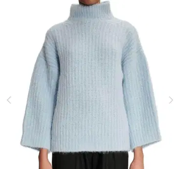 A.P.C. 라이트 블루 터틀넥 스웨터