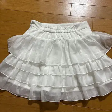 INGNI 화이트 플레어 스커트