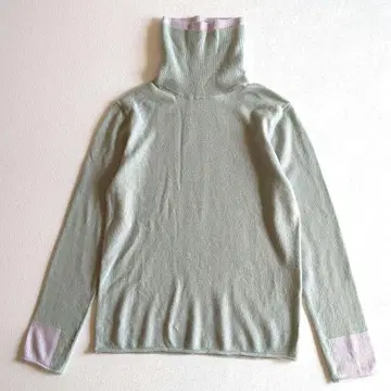 갤러리 비 스코틀랜드 캐시미어 니트 터틀넥 바이컬러