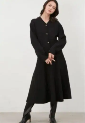 새상품급 Mila Owen 미라 오웬 셋업 블랙 사이즈 0