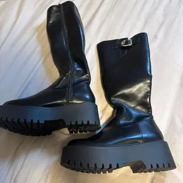 블랙 가죽 롱 부츠 통굽