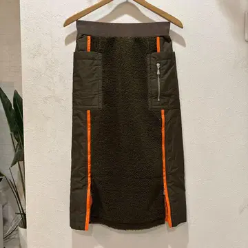 BLUE FRONCE 이소재 배색 타이트 스커트 보아 지퍼 블루 프론세