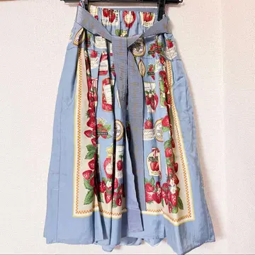 Strawberry label scarf 스커트 택 포함