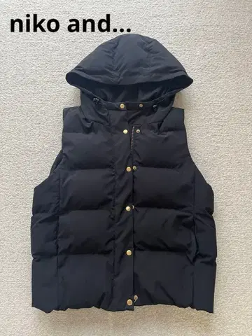 niko and - 후드 부착 다운 베스트