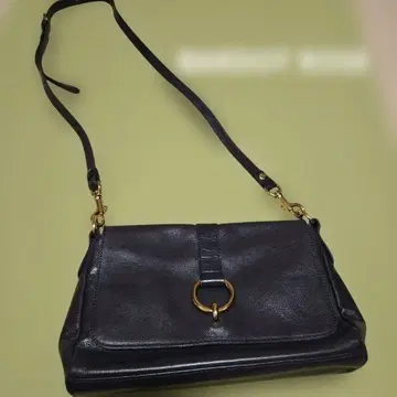 네이비 가죽 숄더백