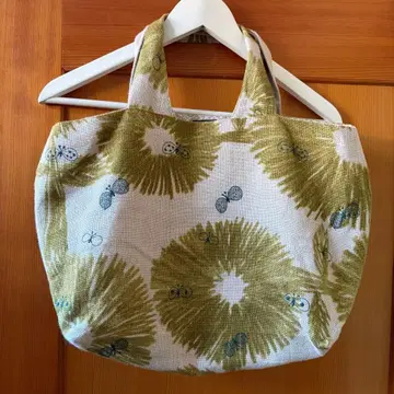 미나 페르호넨 파니니 백 데이지 나비