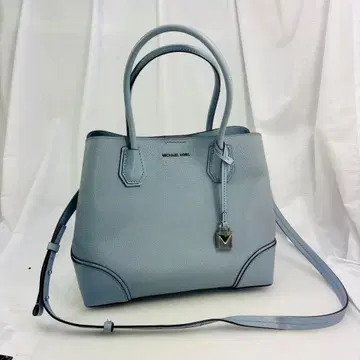 MICHAEL KORS 라이트 블루 숄더백