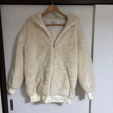 플리스 후드 부착 자켓 크림색