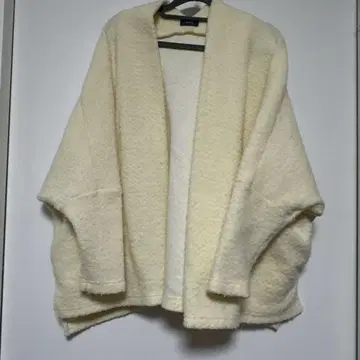 크림색 플리스 가디건