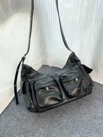 Samo ondoh 숄더백 블랙 합성 피혁 프론트 포켓 부착