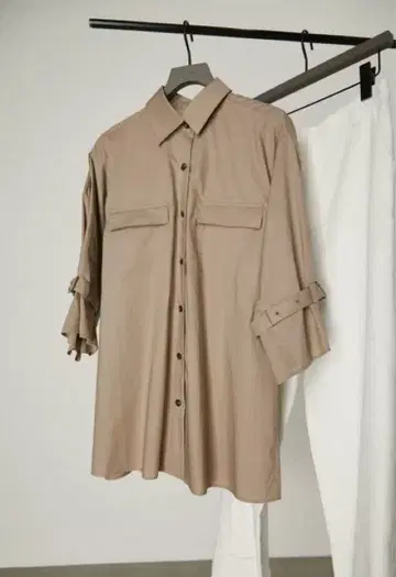 RIM.ARK 커프 벨티드 빅 셔츠 베이지 프리