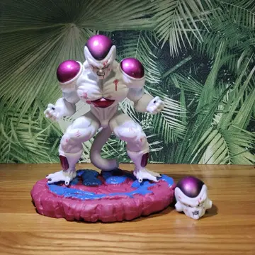 드래곤볼 프리저 피규어