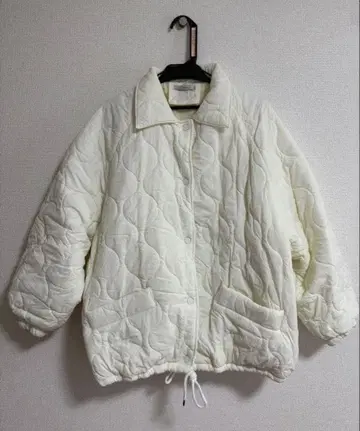Ada. (Zozo 구매) 보아 안감 화이트 퀼팅 자켓 프리 사이즈