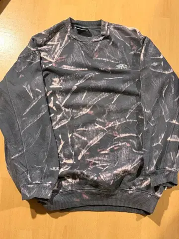 초레어 UMBRO 카모 패턴 크루넥 트레이닝복