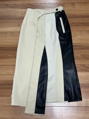 유나이티드 도쿄 패널 디자인 스커트 사이즈 2