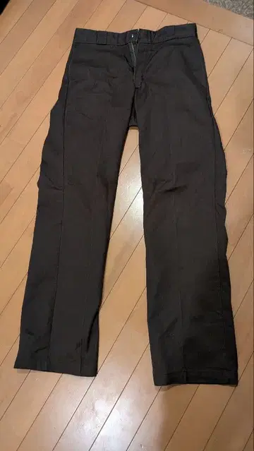 874 오리지널 핏 다크 그레이 치노 팬츠