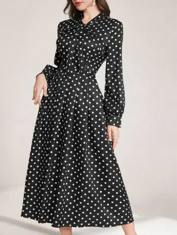 미사용 새상품 폴카 도트 패턴 V넥 리본 긴팔 롱 원피스