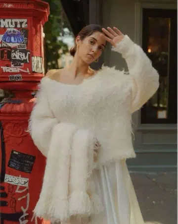 THETOE PIGALLE SHAGGY VNECK KNIT