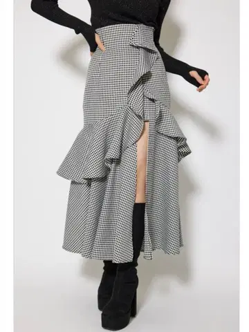 [ 미사용 ] 프릴 슬릿 하이웨스트 스코트 숏팬츠