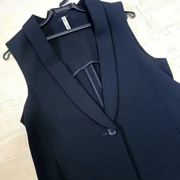 [ 클리닝 완료 ] ANAYI 아나이 블랙 슬리브리스 베스트