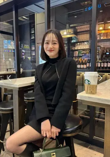 어뉴언스 울 더블 크로스 리버 숏 자켓 S 블랙 노카라