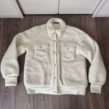 EMODA 아이보리 보아 자켓