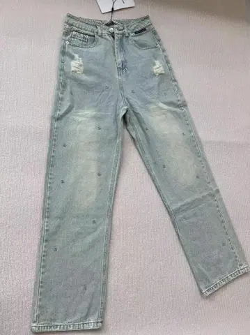 라이트 블루 스트레이트 데님 팬츠