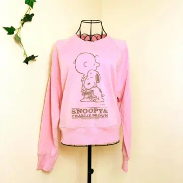 GU 그래픽 맨투맨 풀오버 Peanut 핑크