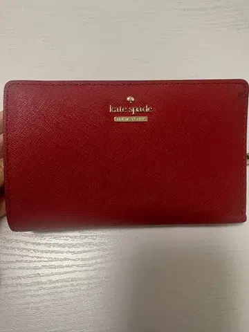 케이트 스페이드 뉴욕 2단 접이식 지갑 레드 가죽