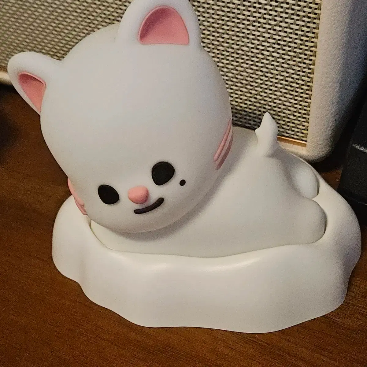 Stray Kids SKZOO Jini Lette Mood Lamp on Bunjang Global Site.