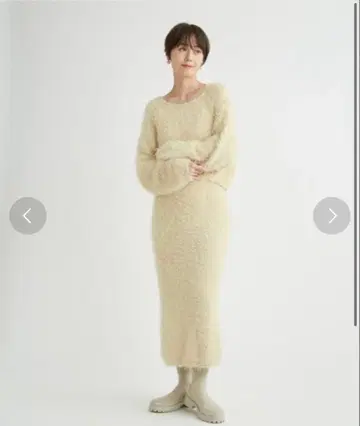 emmi 온라인 한정판 새상품 라메 프린지 니트 스커트